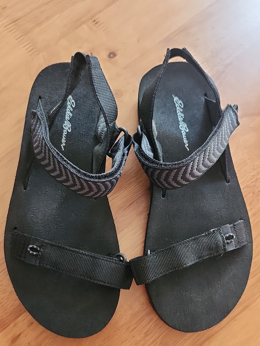 Eddie Bauer Womens Black Strap Sandals with Chevron Accent 8